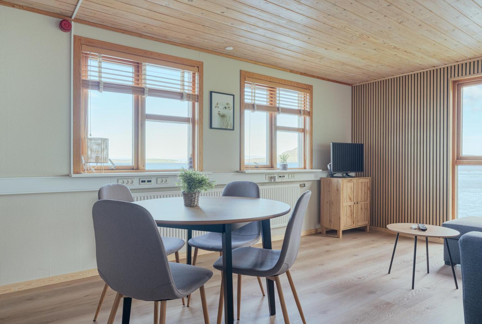 A Tromini Guesthouse Tórshavn Extérieur photo